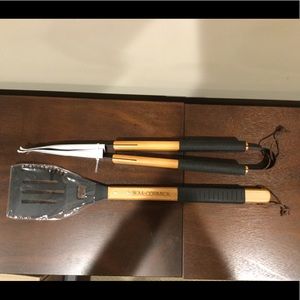 New 2-pc McCormick Wood Handled Grilling Tools Set